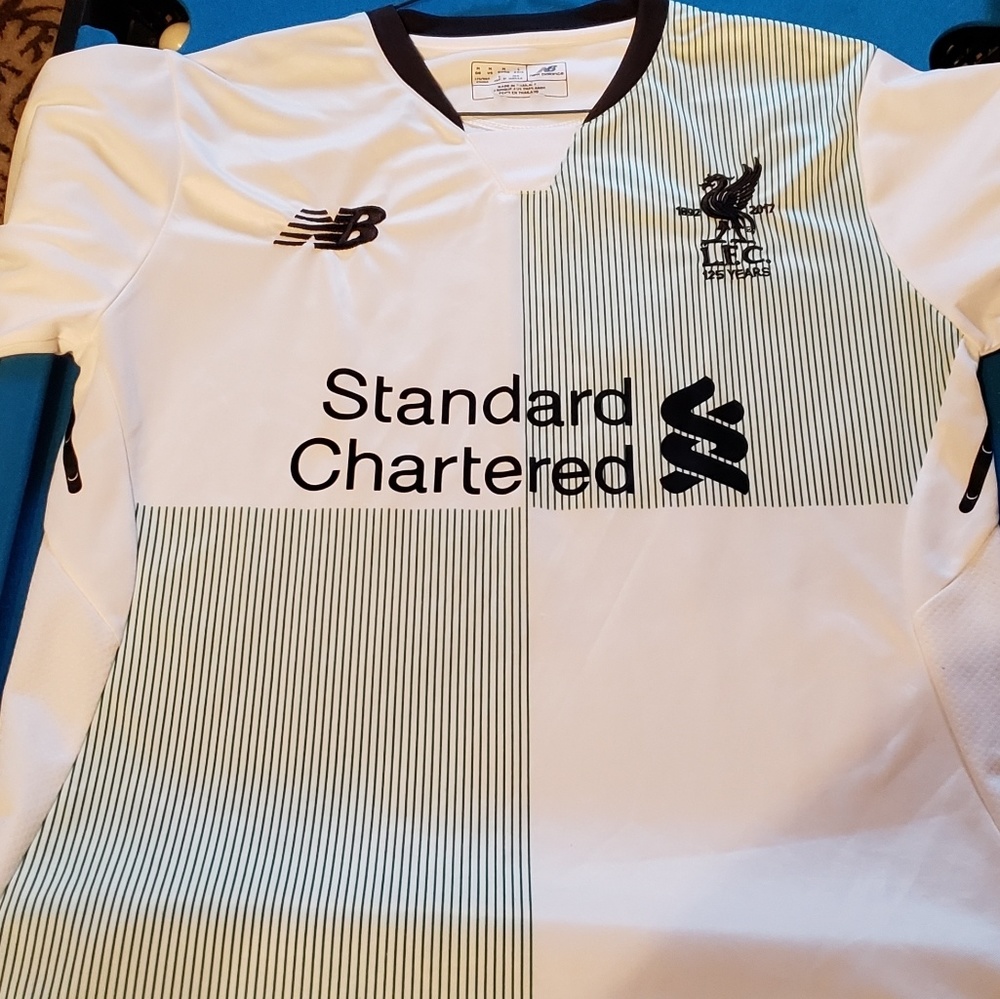 Liverpool FC 2017-18 away Jersey